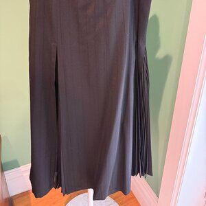 NOW ON THE REALREAL Beautiful Max Mara Wool Blend Pleated Skirt Sz 44 / US 10